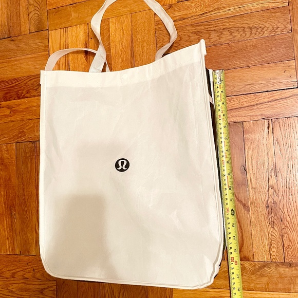 NEW 1 Lululemon Large Reusable Shopping Gift Bag Tote Black and white - Picture 1 of 5